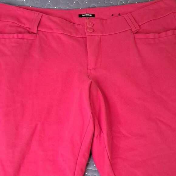 Torrid Pink cropped pants - Picture 2 of 7